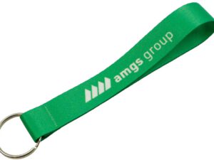 Kompaktes waldgrünes Schlüsselband aus strapazierfähigem Polyester, ideal als nachhaltiges Marketingtool für Ihre grüne Botschaft. Entdecken Sie das Angebot der AMGS Group.